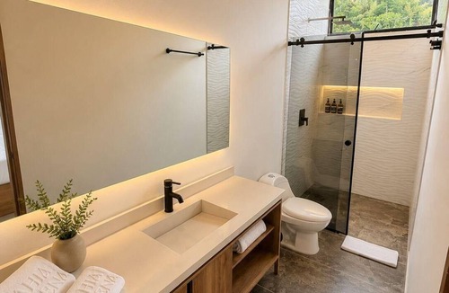 Guatape Hotel | Bahia Serena Hotel