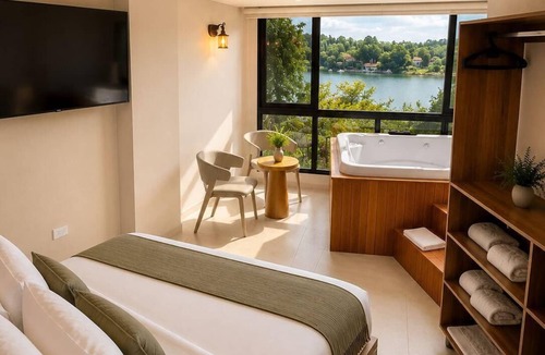 Guatape Hotel | Bahia Serena Hotel