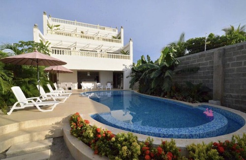 La Boquilla House | Beachfront villa with pool.