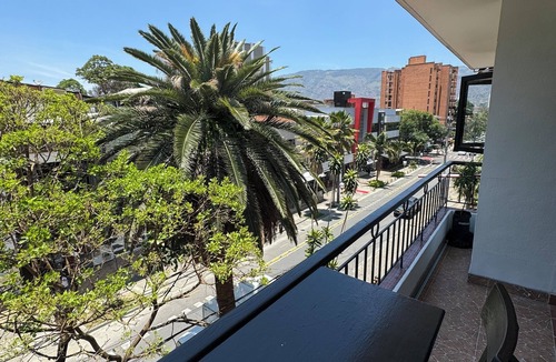 Laureles - Estadio Apartment | Beautiful 3-bed 2-bath aptartment on la 70 with Air conditioning