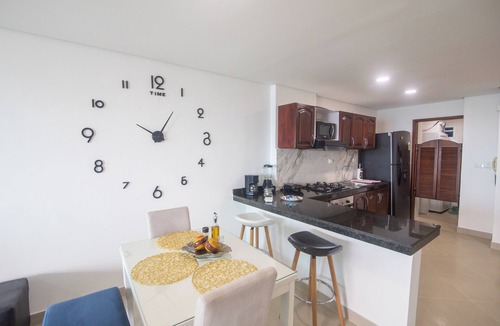 El Laguito Apartment | Beautiful Ocean Views, 2 rooms, AC, Pool, beach, hot showers! 11 Floor!