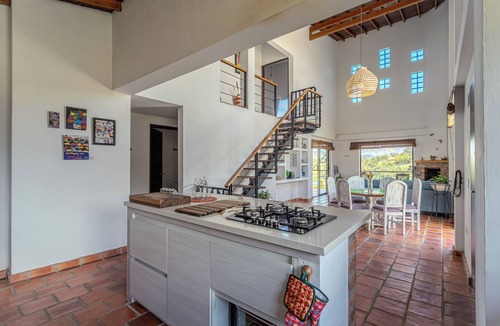 Guatape Cottage | Beautiful villa in Guatape-Peñol with stunning views of the lake