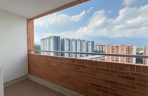 Ibague Apartment | Breezy Ibagué Apt . 3 Beds, 2 Baths & Parking