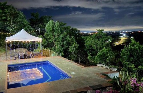 Los Santos House | Cabaña familiar con piscina y una gran vista