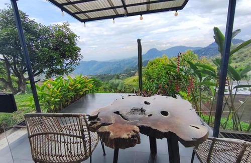 Pereira Villa | Cabaña Heliconia