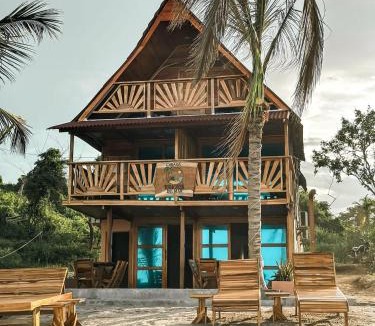Mata de Platano Hotel | Cabaña Kokkos Del Mar