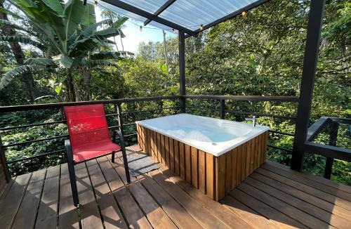 San Francisco Ski Chalet | Cabaña tipo glamping en finca cafetera con zonas verdes, avistamiento de aves, paisaje cafetero