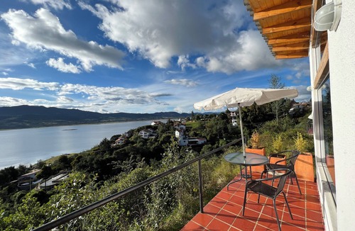 Guatavita Cabin | Cabaña vista al lago y Naturaleza Centro