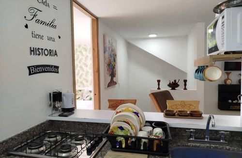 Guatape House | Casa a tan Solo 4 Minutos del Parque, Lleno de Naturaleza