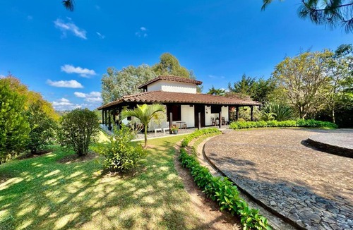 Guarne House | Casa campestre en Oriente de Antioquia con Jacuzzi