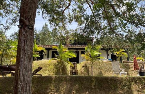 Guarne House | Casa campestre en Oriente de Antioquia con Jacuzzi