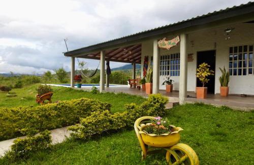 Darien House | Casa Campestre Lago Calima