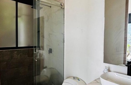 Villeta Villa | Casa con Jacuzzi, Piscina y Vista a la Naturaleza