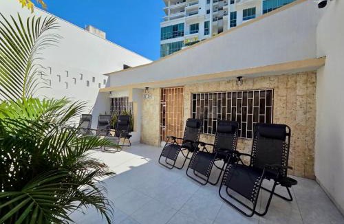 Marbella House | Casa con piscina y terraza privada a pasos de la playa