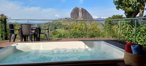 Guatape House | Casa de Campo Bheta