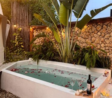 Tierra Bomba Island Hotel | Casa de playa Kommox Beach