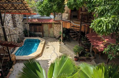 Cartagena Walled City House | Casa del Tunel Lodge in Getsemani