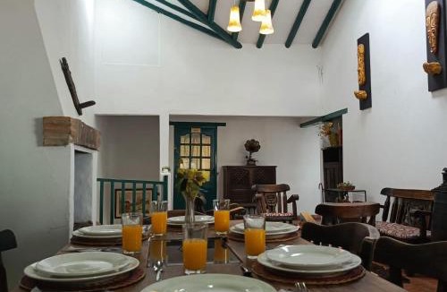 Old Town House | CASA ENCANTO VDL Cuádruple Cacica Gaitana