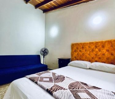 Guadalajara de Buga Apartment | CASA FAMILAR frente al parque