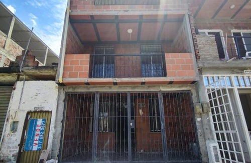 Candelaria House | Casa Familiar Robles