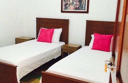 Guadalajara de Buga House | Casa Helga a dos cuadras de la Basílica, casa entera con jardín amplio, 6 habitaciones, 5 baños, cocina, comedor y sala de TV