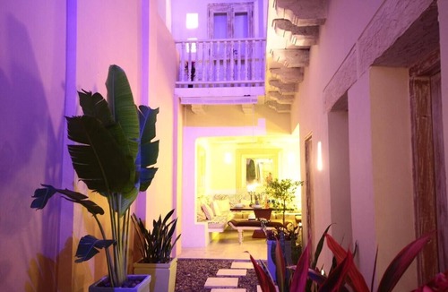 Cartagena Walled City Bed & Breakfast | Casa Logos Comfort Stay