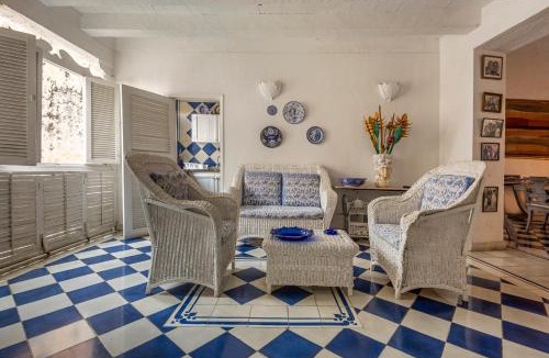 Centro House | Casa Mantilla 3-37 By SoHo