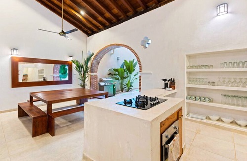 Cartagena Walled City Villa | Casa Sol - Villa in Getsemaní with Large Pool