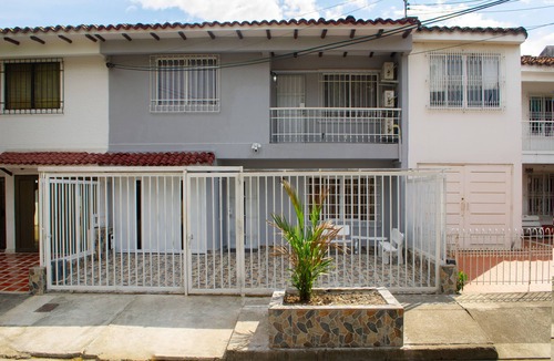 Cali House | CASA TOTALMENTE RENOVADA CON TODA LAS COMODIDADES Y CARACTERISTICAS DE ALTA GAMA