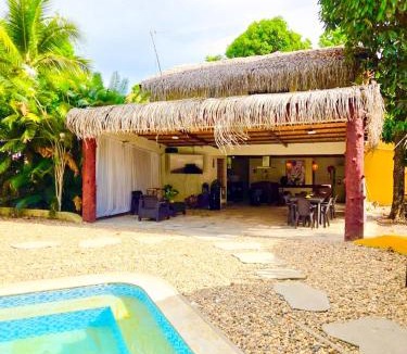 Melgar House | Chalet Tropical en melgar, piscina privada