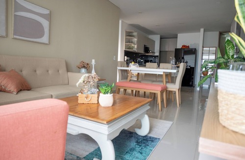 Bocagrande Condo | Charming Condo w/Balcony & Bay Views
