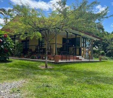 Armenia House | Charming Nature House/Finca Tradicional Cafetera