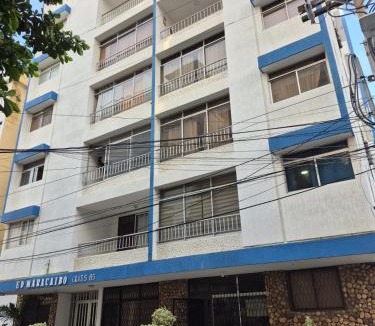 Comuna 3 Apartment | Cheap Apartment with terrace in Rodadero