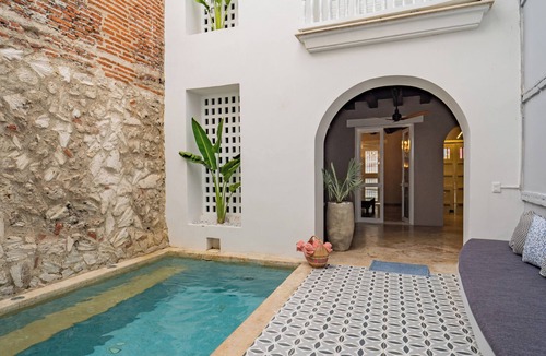 Cartagena Walled City House | Colonial house in the historical center, ideal for friends or families.