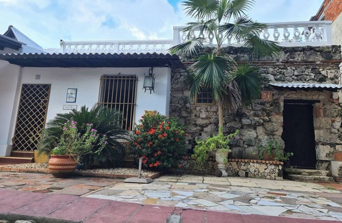 Cartagena District House | Colonial Lodge Retreat Private Room with Garden Bliss