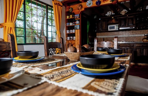 Chiquinquira Other | Colonial-style house with a fireplace, 10 minutes from downtown.