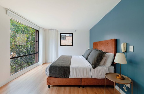 La Gran Via Apartment | Cora 96 Street Apartments
