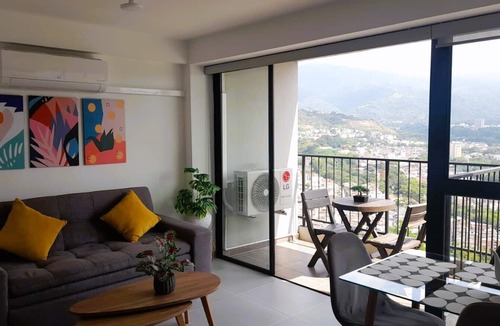 Floridablanca Apartment | Cosy 3BR Apartment With Stunning Mountain View in a Prime Location!