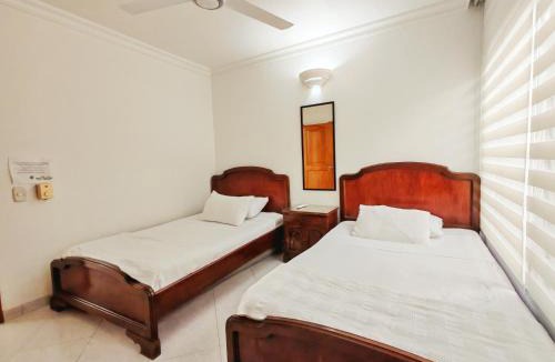 Girardot House | Country House, EL PEÑON Condominium