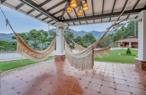 Copacabana House | Countryside Villa | Pool, BBQ & Views, Starlink