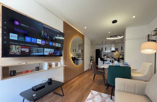 La Gran Via Apartment | Cozy, spacious, and sophisticated apartment near Parque de la 93