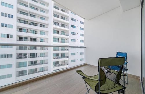 Marbella Apartment | Delightful *2bed/2bath w Ac* Beach breeze
