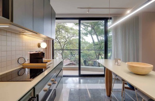 Cali Apartment | Deluxe Nomad Pad In Granada | Walk Anywhere | 302