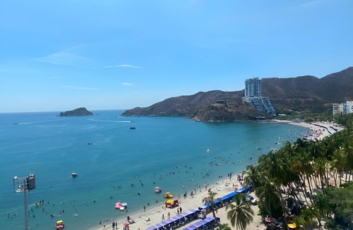 El Rodadero Apartment | Disfruta el Mar: Beachfront Apartment Steps from El Rodadero Beach