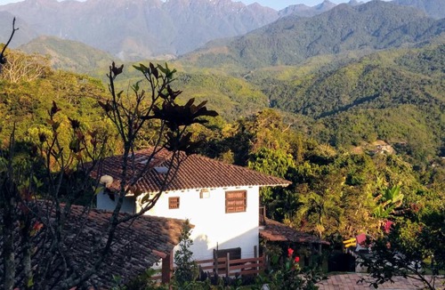 Cali Bed & Breakfast | EcoHotel La Villa The View