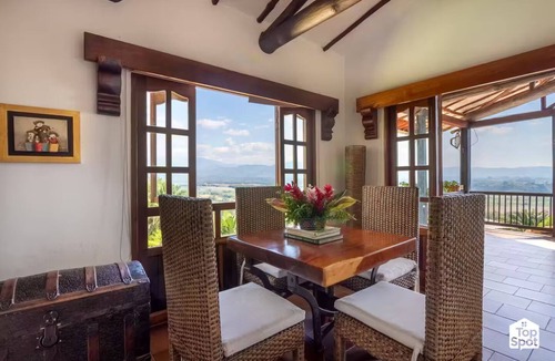 La Tebaida House | El Paraná: TopSpot® con la Mejor Vista del Quindío