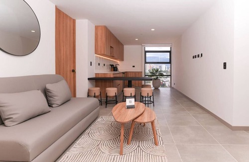San Diego Apartment | El Poblado 3BR Retreat–Jacuzzi & Remote Work Ready