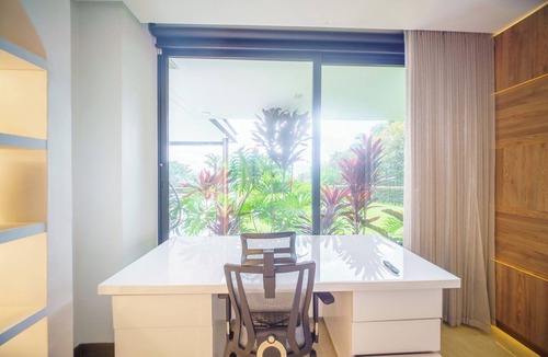 Popular Villa | El Poblado Mansion | 9-Bedroom Infinity Pool, Jacuzzi, Sauna, Gym, Chef