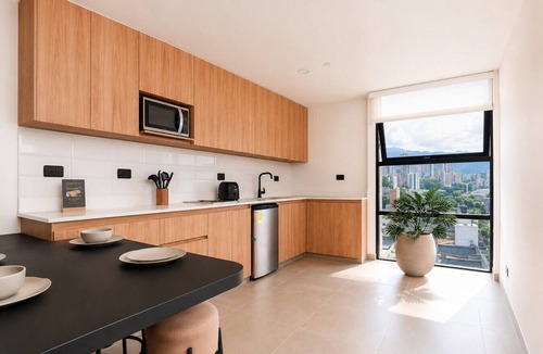 San Diego Apartment | El Poblado Stilysh 3BR/3AC apt –Jacuzzi+Cowork