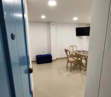 Marbella Apartment | EM3-2G APARTAMENTO DE 4 HAB EN ZONA RESIDENCIAL CON AIRE ACONDICIONADO Wifi Y PARQUEADERO